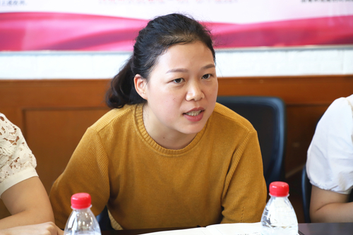 教师代表发言02 教师代表发言02
